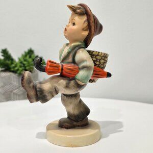 Goebel Hummel (M.I. Hummel) - Globe Trotter / Happy Traveler, No. 79